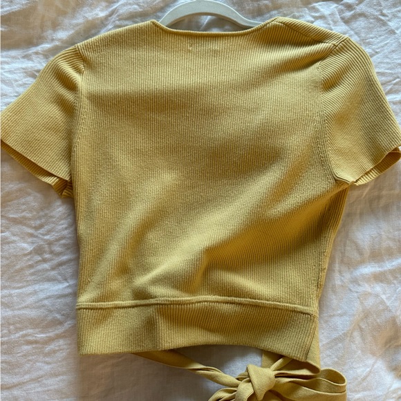 WILFRED CROP YELLOW TOP - Picture 4 of 4